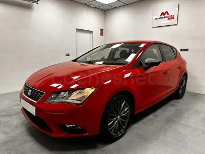 Usado Seat Leon Style 110 CV (80 kW) 2016 Rojo Berlina