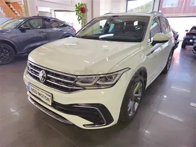 Usado VW Tiguan R-line 150 CV (110 kW) 2022 Blanco SUV