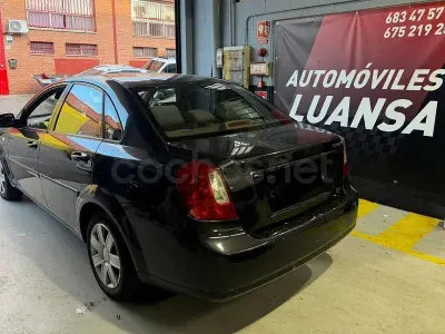 Usado Chevrolet Nubira SE 109 CV (80 kW) 2005 Negro Berlina