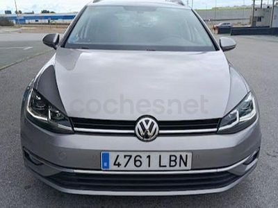 Usado VW Golf VII Advance 115 CV (84 kW) 2019 Gris / plata Familiar