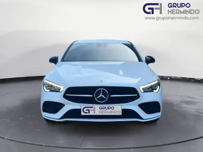 Usado Mercedes CLA200 Shooting Brake AMG line Plus 150 CV (110 kW) 2021 Blanco Familiar