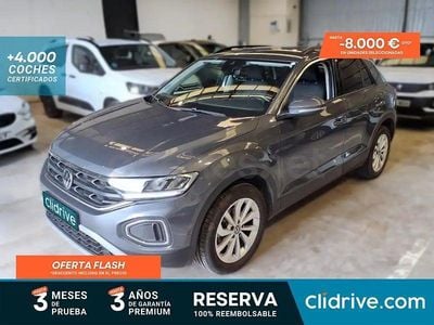 Usado VW T-Roc Life 115 CV (84 kW) 2023 Gris / plata SUV