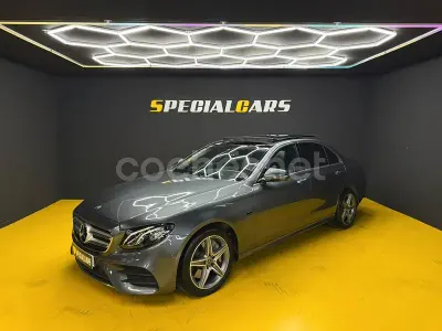 Usado Mercedes E300 306 CV (225 kW) 2019 Gris / plata Berlina