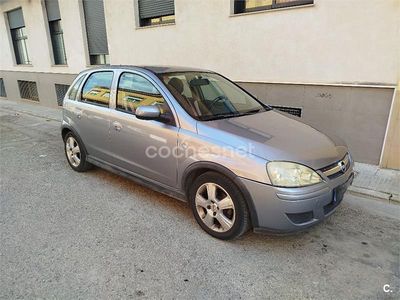Usado Opel Corsa Essentia 70 CV (51 kW) 2004 Gris / plata Utilitario