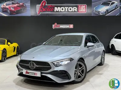 Usado Mercedes A200 163 CV (119 kW) 2024 Gris / plata Berlina