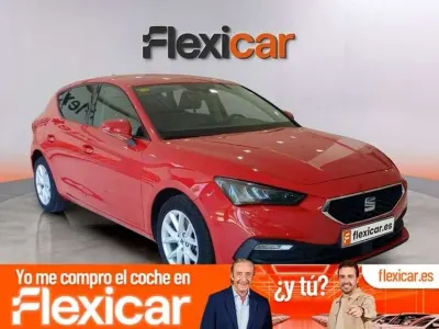 Usado Seat Leon ST Style 131 CV (96 kW) 2020 Rojo Familiar