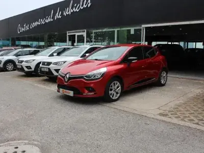 Usado Renault Clio IV LIMITED 75 CV (55 kW) 2019 Rojo Berlina