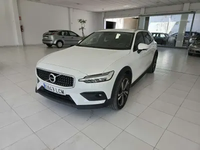 Usado Volvo V60 CC Pro 190 CV (139 kW) 2020 Blanco Familiar