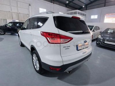 Usado Ford Kuga Titanium 150 HP (110 kW) 2016 Branco SUV
