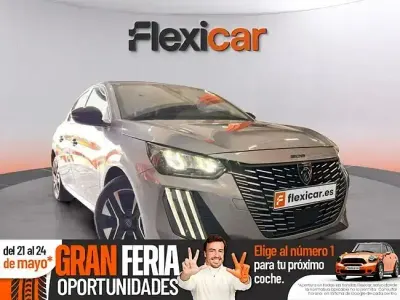 Usado Peugeot 208 Allure 100 CV (73 kW) 2025 Gris Utilitario