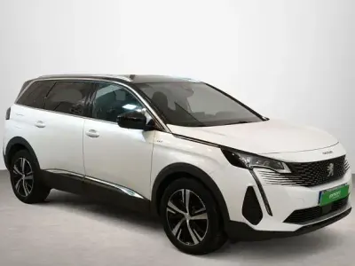 Usado Peugeot 5008 GT 130 CV (95 kW) 2023 Gris / plata SUV
