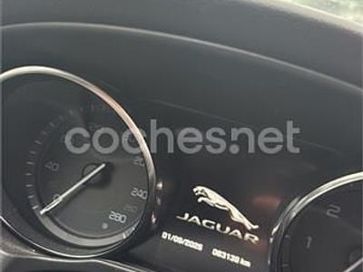 Usado Jaguar XE 180 CV (132 kW) 2015 Rojo Berlina