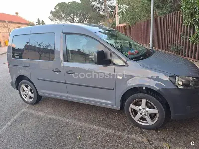 Usado VW Caddy Trendline 75 CV (55 kW) 2012 Gris / plata Monovolumen