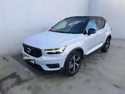 Usado Volvo XC40 R-Design 211 CV (155 kW) 2021 Gris SUV