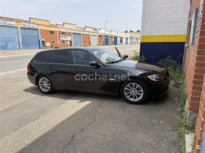 Usado BMW 320 163 CV (119 kW) 2005 Negro Familiar