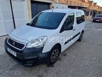 Usado Peugeot Partner Tepee Active 92 CV (67 kW) 2016 Blanco Monovolumen