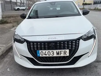 Usado Peugeot 208 Active 100 CV (73 kW) 2023 Blanco Utilitario
