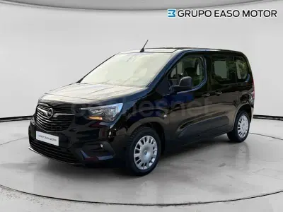 Usado Opel Combo Life Edition 102 CV (75 kW) 2022 Negro Monovolumen