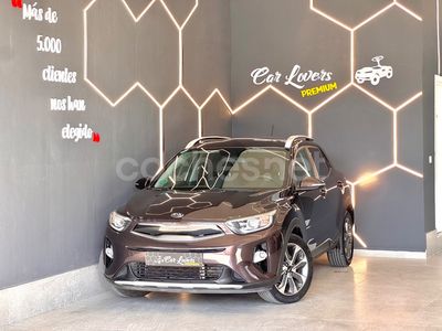 Usado Kia Stonic 110 CV (80 kW) 2018 Gris / plata SUV