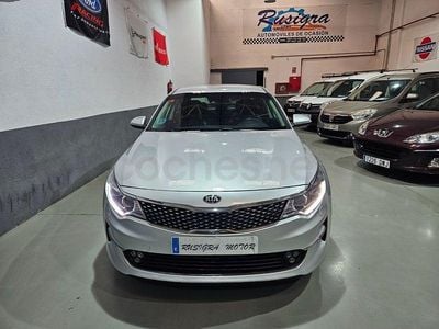 Usado Kia Optima GT-Line 141 CV (103 kW) 2017 Gris / plata Berlina