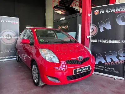 Usado Toyota Yaris Active 69 CV (50 kW) 2009 Rojo Utilitario