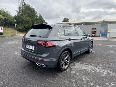 Gris / plata Usado 2022 VW Tiguan R-line SUV | 32.500 € (Caro)