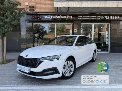Usado Skoda Octavia Selection 150 CV (110 kW) 2022 Blanco Familiar