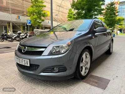 Usado Opel Astra GTC Sport 105 CV (77 kW) 2007 Gris Berlina