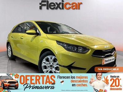 Usado Kia Ceed 100 CV (73 kW) 2023 Verde Utilitario