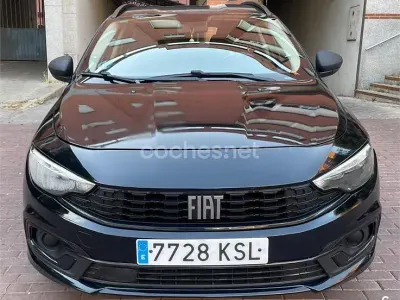 Usado Fiat Tipo Lounge 120 CV (88 kW) 2018 Negro Familiar