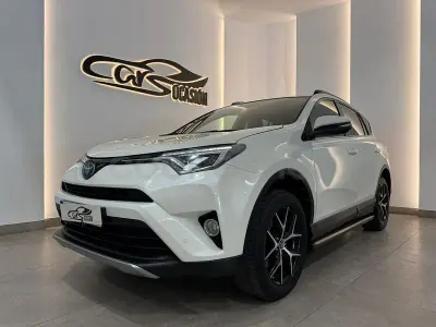Usado Toyota RAV4 Hybrid Advance 197 CV (144 kW) 2017 Blanco SUV