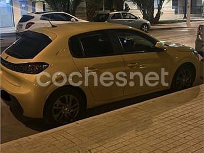 Usado Peugeot 208 Style 100 CV (73 kW) 2021 Amarillo Utilitario