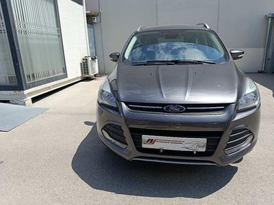 Usado Ford Kuga Trend 150 CV (110 kW) 2016 Plateado SUV