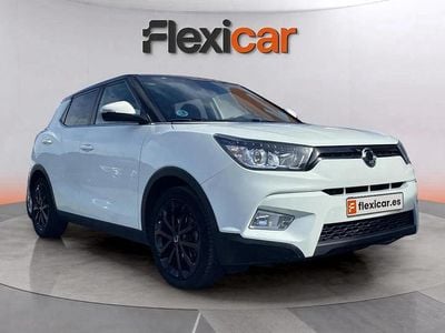 Blanco Usado 2017 Ssangyong (KGM) Tivoli SUV | 9490 € (Buen precio)