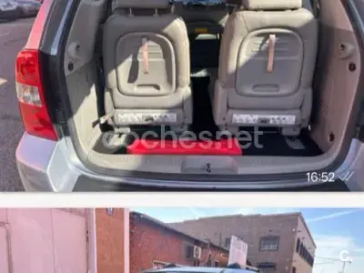 Usado Kia Carnival 185 CV (136 kW) 2010 Gris / plata Monovolumen
