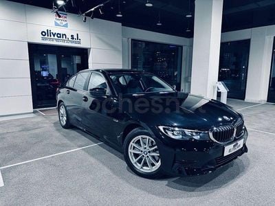 Usado BMW 320e Comfort Edition 204 CV (150 kW) 2022 Negro Berlina