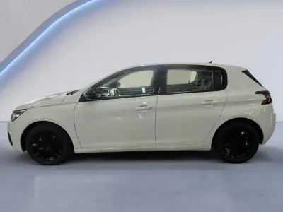 Usado Peugeot 308 Active 130 CV (95 kW) 2021 Blanco Berlina
