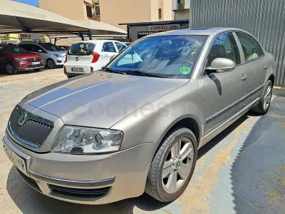 Usado Skoda Superb Elegance 150 CV (110 kW) 2007 Beige Berlina