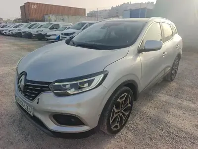 Usado Renault Kadjar Zen 140 CV (102 kW) 2022 Gris SUV