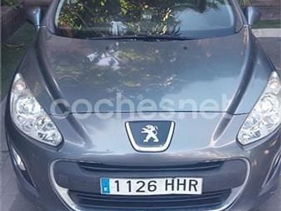 Usado Peugeot 308 SW Access 92 CV (67 kW) 2011 Gris / plata Familiar