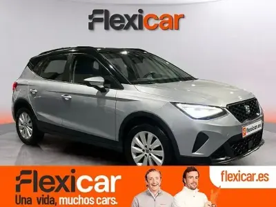 Usado Seat Arona Style 110 CV (80 kW) 2022 Gris SUV