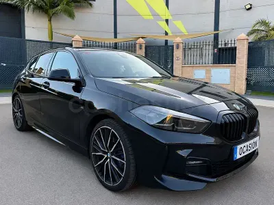 Usado BMW 120 M Sport 190 CV (139 kW) 2021 Negro Utilitario