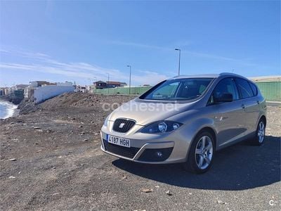 Beige Usado 2011 Seat Altea XL Reference Monovolumen | 8900 € (Caro)