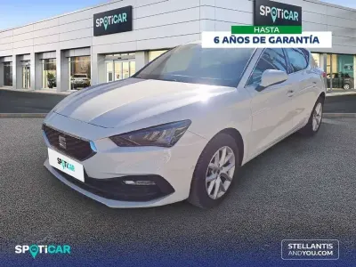 Usado Seat Leon Style 117 CV (86 kW) 2025 Gris Berlina