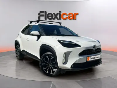Usado Toyota Yaris Active 116 CV (85 kW) 2024 Blanco Utilitario