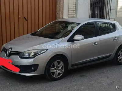 Usado Renault Mégane III Business 110 CV (80 kW) 2014 Gris / plata Berlina