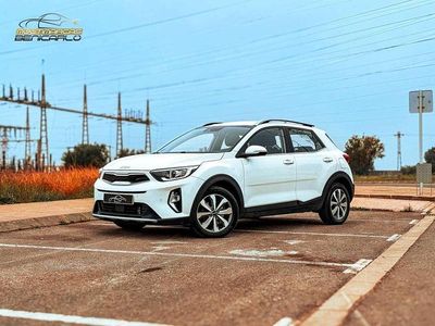 Usado Kia Stonic 101 CV (74 kW) 2022 Blanco SUV