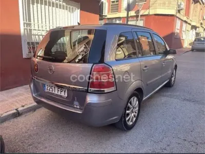 Usado Opel Zafira Cosmo 120 CV (88 kW) 2007 Azul Monovolumen
