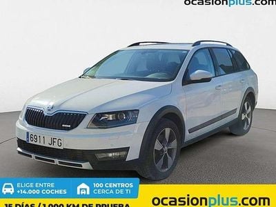 Usado Skoda Octavia 184 CV (135 kW) 2015 Blanco SUV