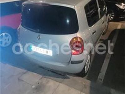 Usado Renault Modus Authentique 80 CV (58 kW) 2006 Beige Monovolumen